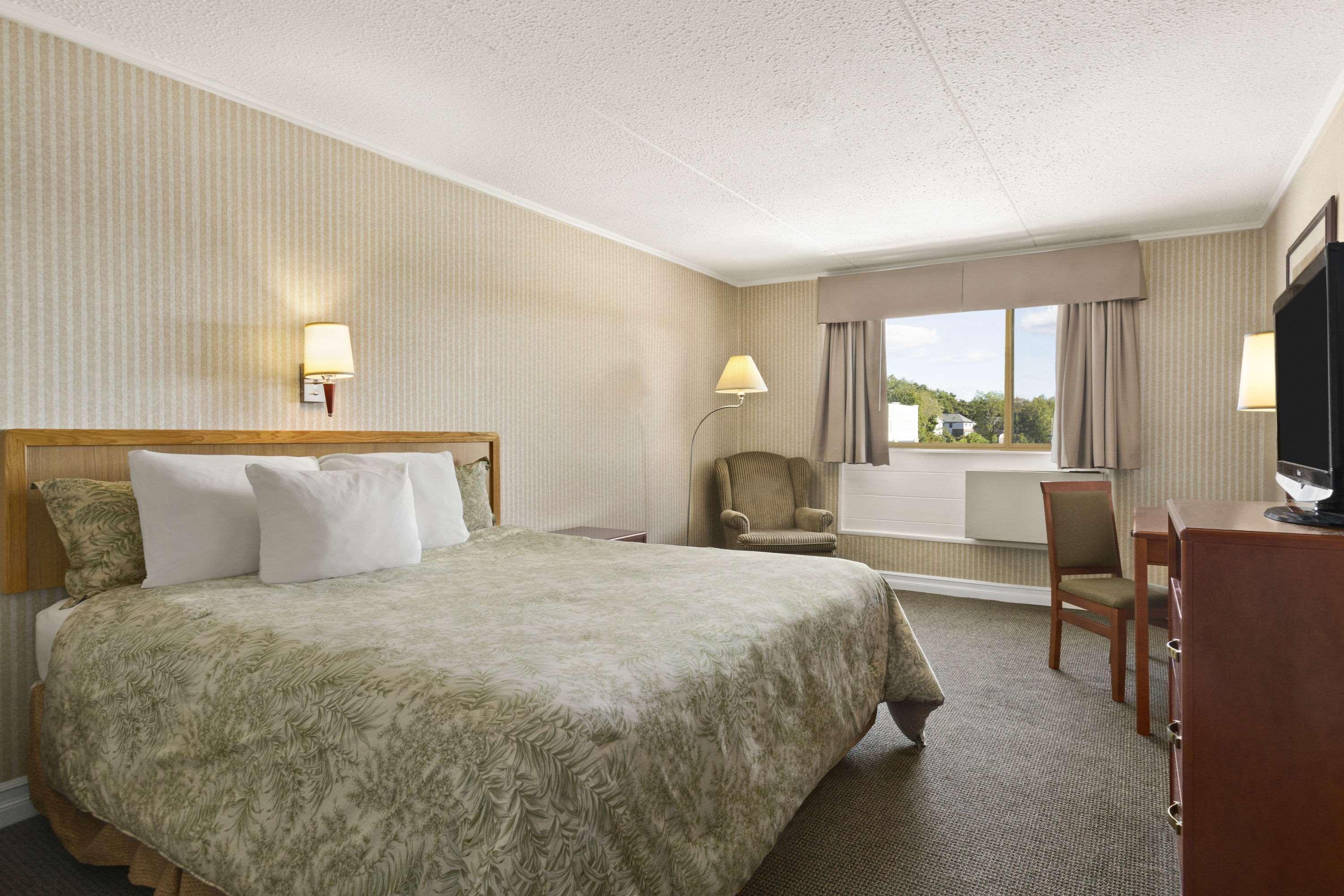 Days Inn By Wyndham Bridgewater Conference Center Exteriör bild