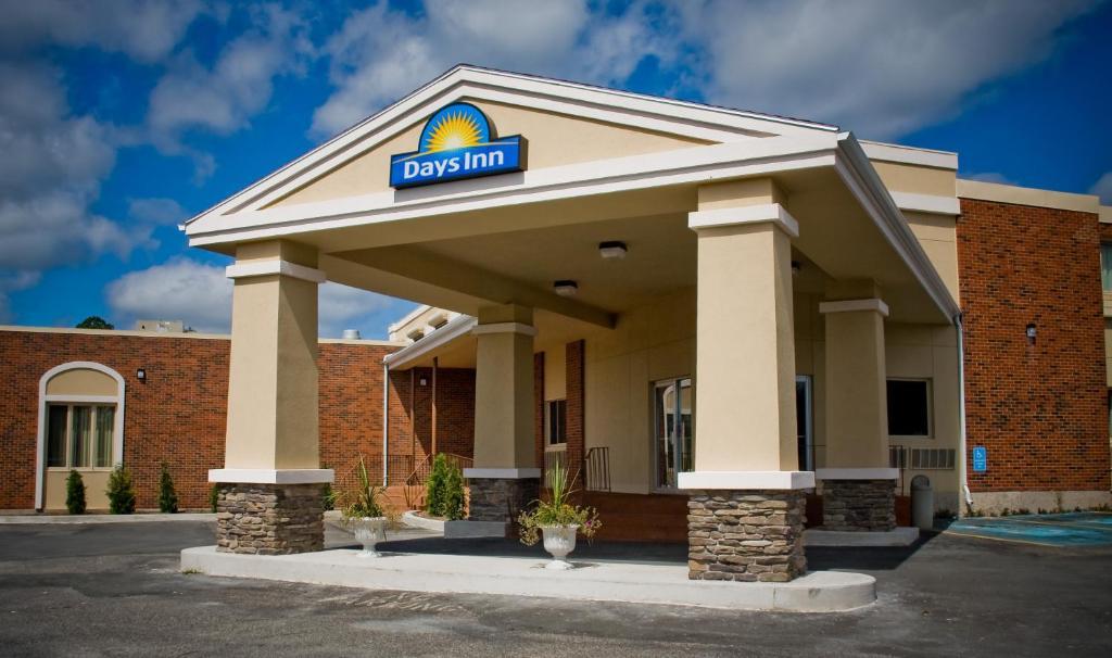 Days Inn By Wyndham Bridgewater Conference Center Exteriör bild